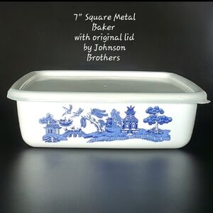 7" Square Blue Willow Metal Baker with Original Plastic Lid by Johnson Brothers